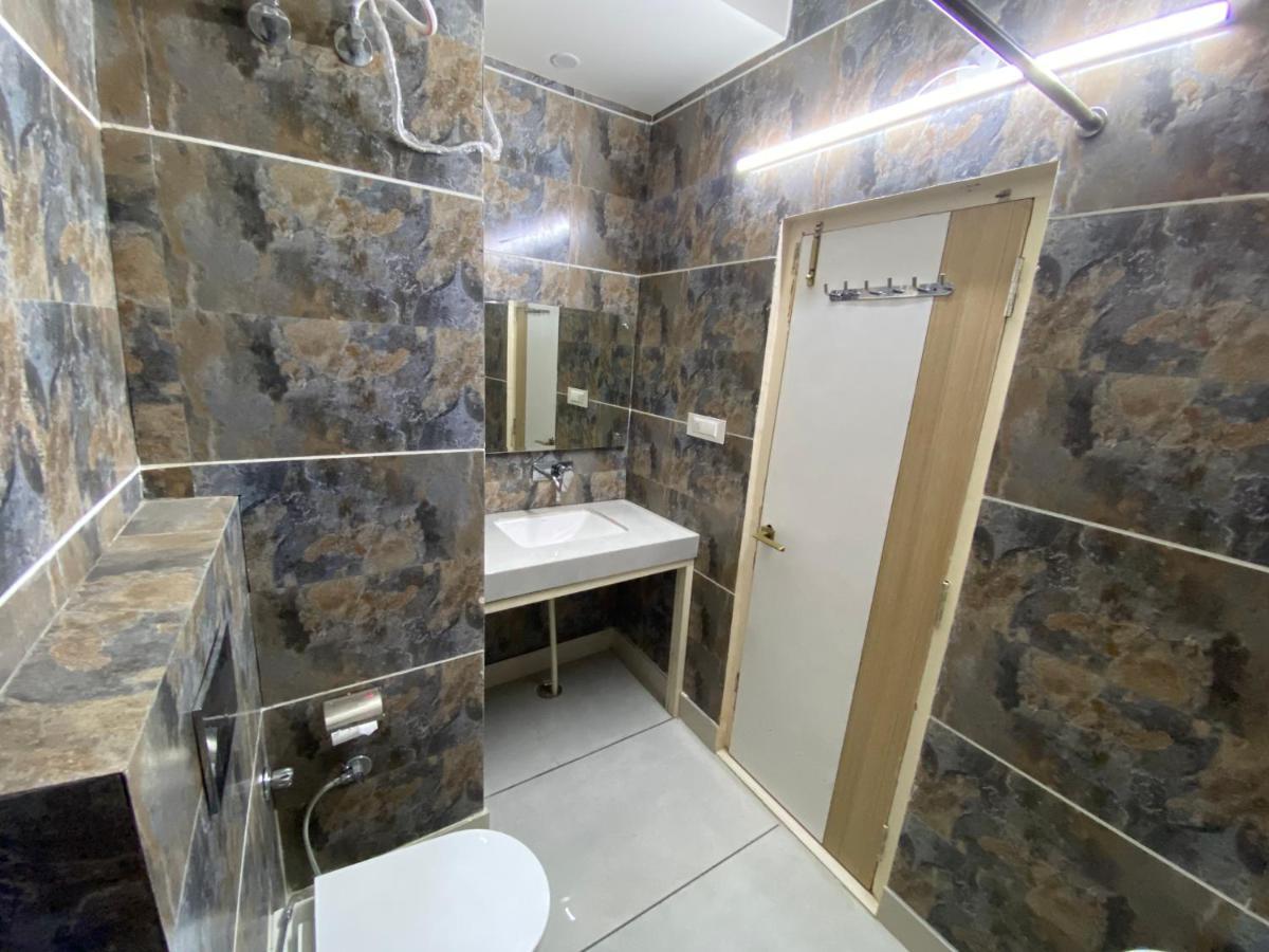 Neelgagan Hotel Ню Делхи Екстериор снимка