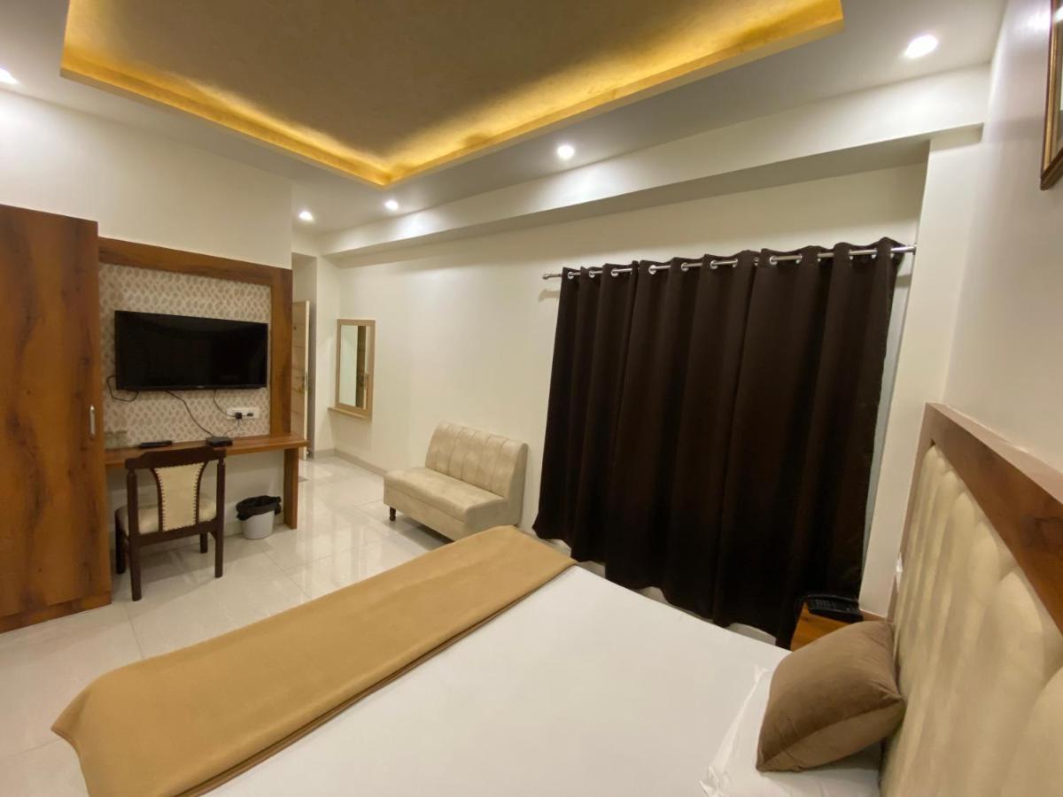 Neelgagan Hotel Ню Делхи Екстериор снимка